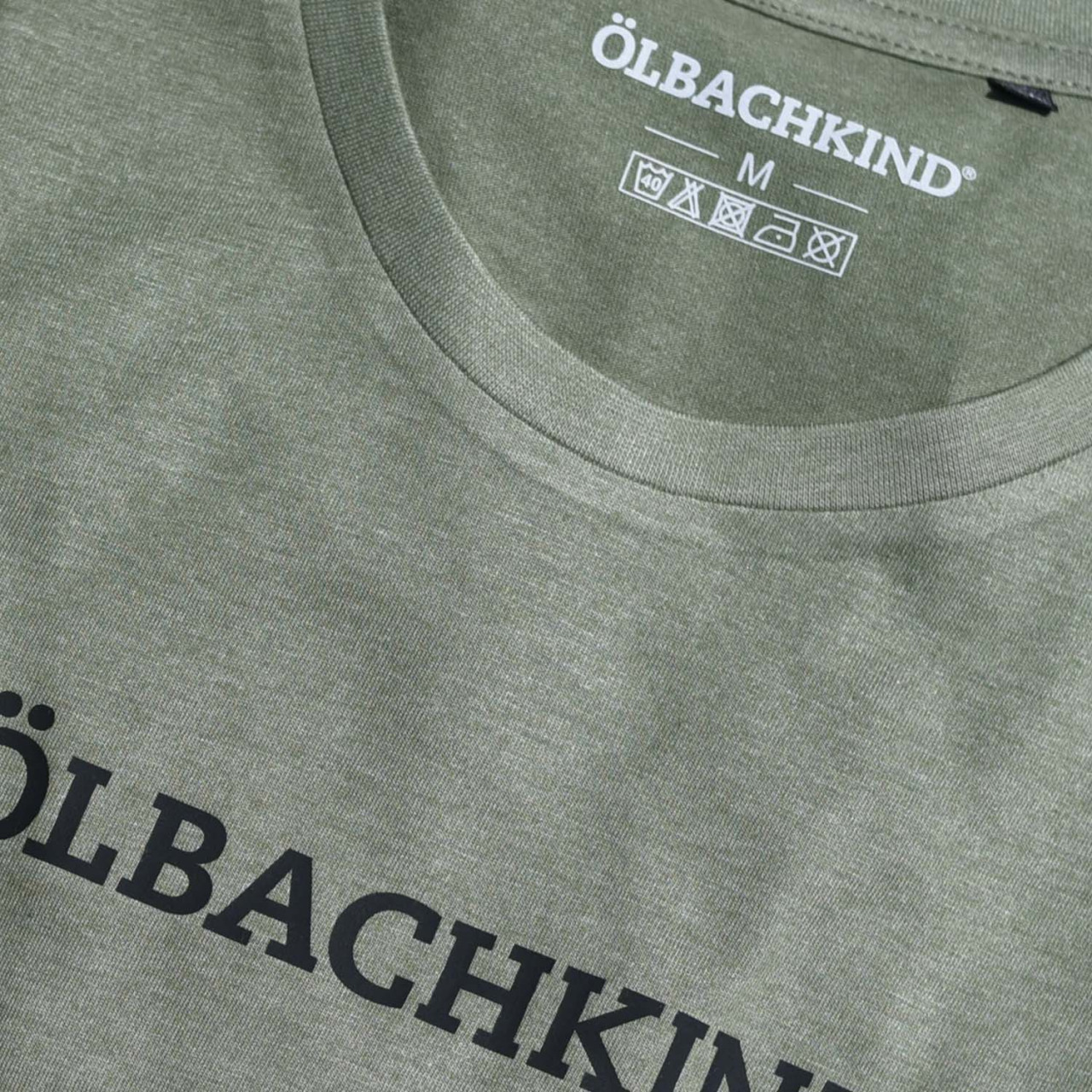 tshirt_oliv_label