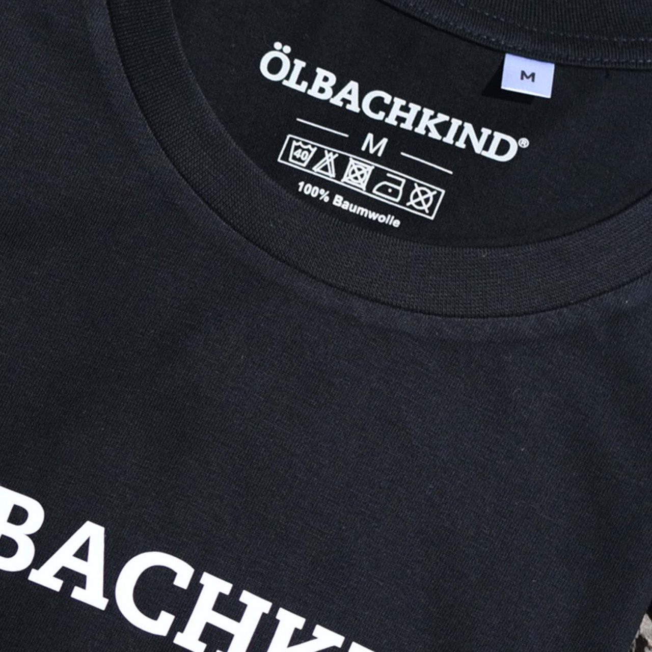 tshirt_schwarz_label