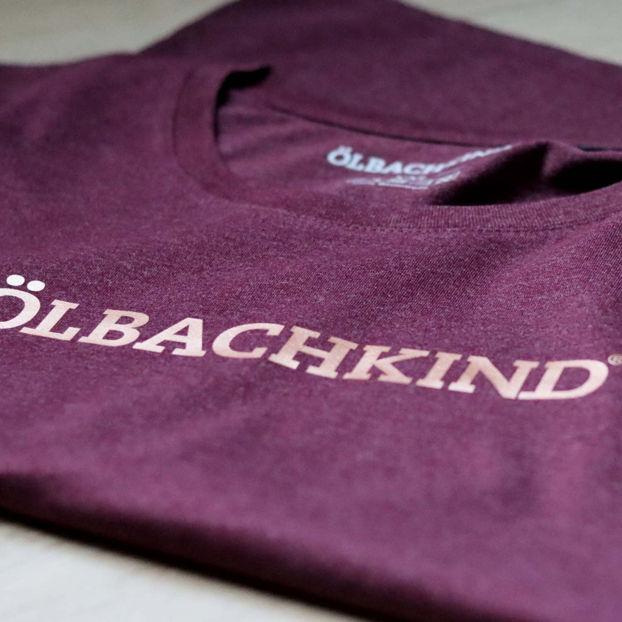 tshirt_burgundy_rosegold2